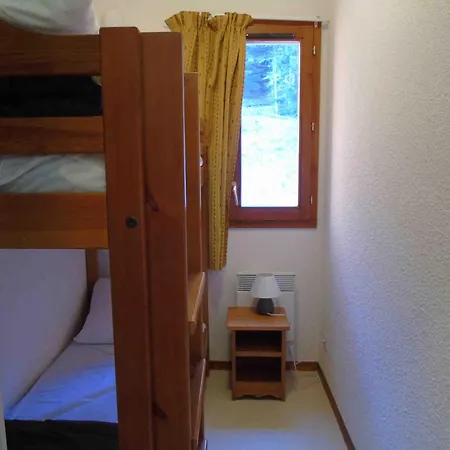2 Pieces + Cabine, 6 Pers, A Valfrejus, Draps Inclus, Animaux Admis - Fr-1-561-15 *